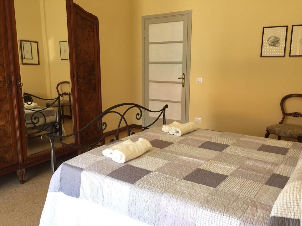 Affittacamere Del Viaggiatore Ancona Exterior foto